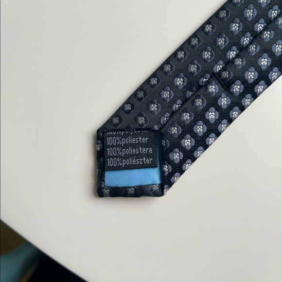 Peter England Tie - Picture 4 of 5